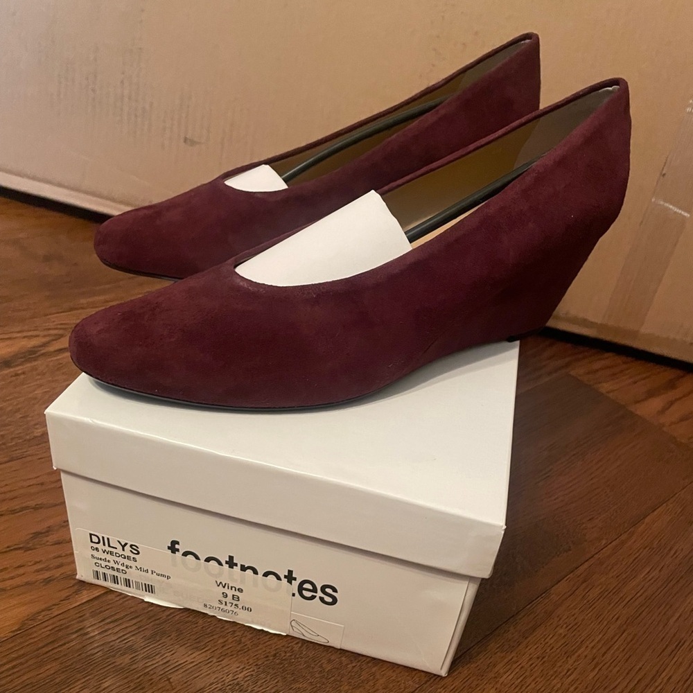 Footnotes Suede Burgundy Wedge Heel Dress Work Shoes Pumps NWT  9